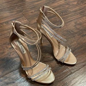 Worn a few times. Very pretty heels